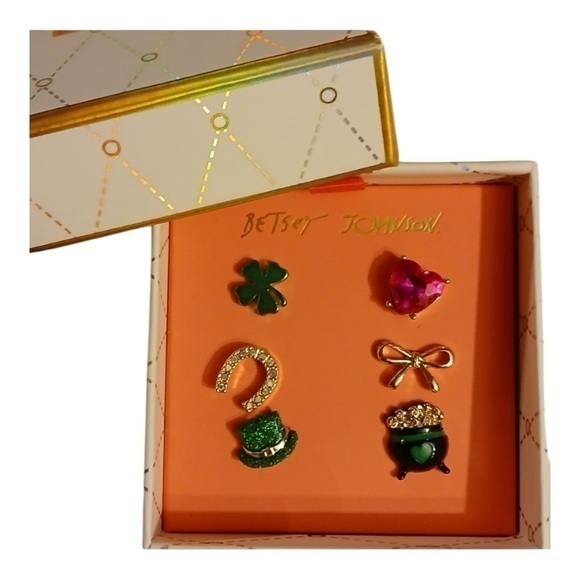 NWT Betsey Johnson St Patrick's Day Festive Earrings Collection Set - Picture 1 of 3